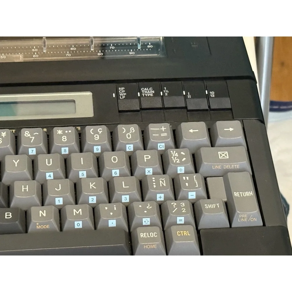 Electronic Typewriter CANON S-10 ,‎ Good Condition, Needs Power Cord